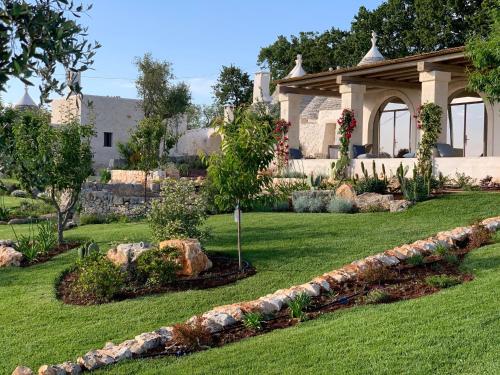Vườn quanh CANTALANOTTE Luxury Trulli Resort by Itria Luxury Stays