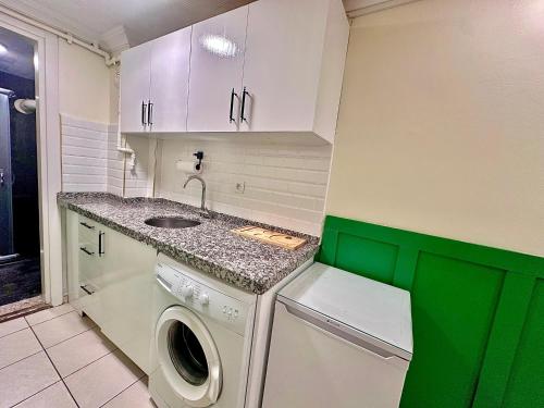 Nhà bếp/bếp nhỏ tại Golden Taksim Kent Apart Hotel