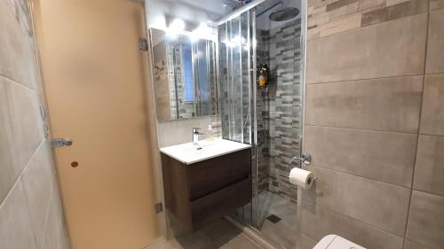 Cozy Apartment in the Heart of Athens 8-1