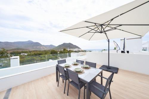 Casa Surya, piscina, wifi y parking con punto de carga EV