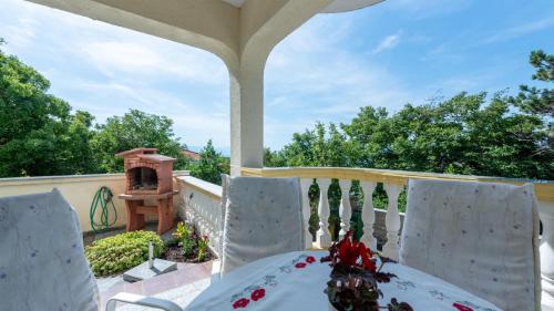 Apartman Lucija 2 by Villas Guide