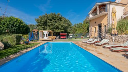Villa Ema - Makarska by Villas Guide