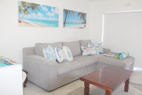 Et opholdsområde på Mont Serrat, West Beach, Whispering Waves