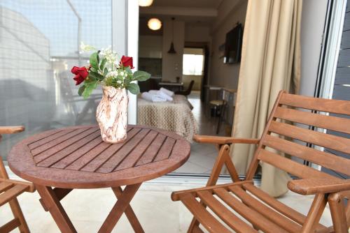 Cozy Apartment in the Heart of Athens 8-2