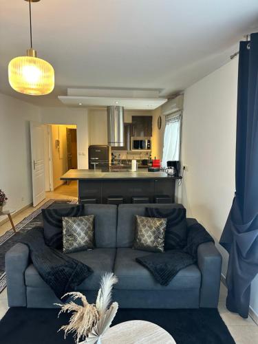 Superbe appartement tout équipé avec parking.