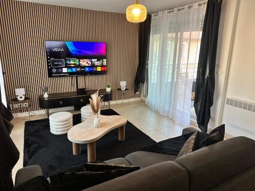 Superbe appartement tout équipé avec parking.