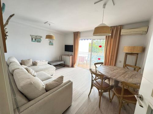 APARTAMENTO PRIMERA LINEA MAR CAMBRILS cerca PUERTO