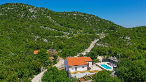 Villa Sanja in Makarska by Villas Guide