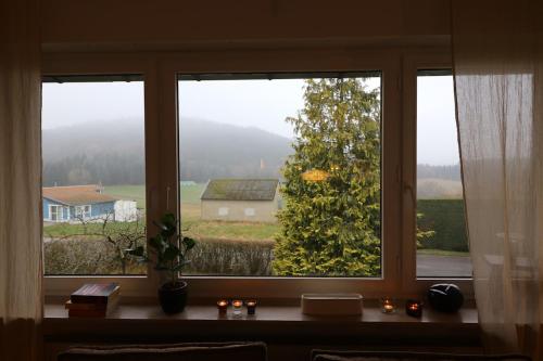 En generel udsigt til bjerge eller udsigt til bjerge taget fra lejligheden