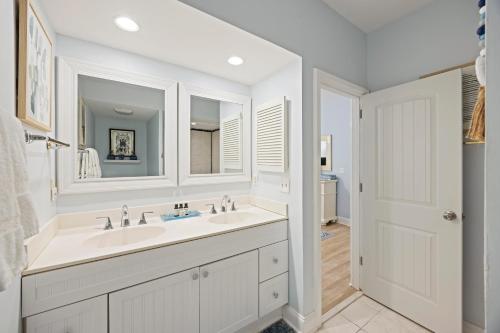 Phòng tắm tại TP4937: 4937 Turtle Point