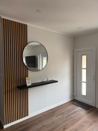 Casa Carvalho的电视和/或娱乐中心