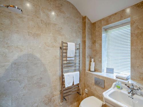 Et badeværelse på 3 Bed in Melbury Abbas 48804