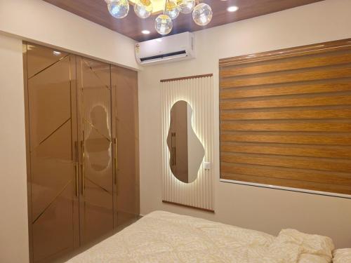 Ein Bett oder Betten in einem Zimmer der Unterkunft LS Luxurious apartment with cosy stay