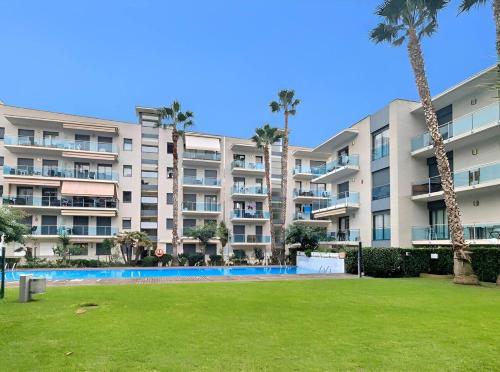 Relax en Lloret con Gym y Piscina by Host&Joy