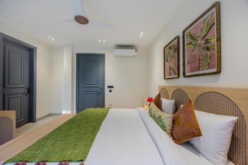 Foto dalla galleria di Valley View 5-BHK Villa With Private Pool, Sit-out Areas, TT Table, Pool Table , Bar & Scenic Views a Mapusa