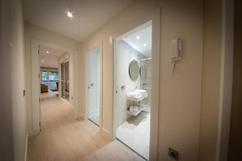 Phòng tắm tại Apartamentos Palacio de Yolanda