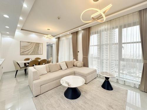 Dream Shoma-2BR - Pool - Walk to Burj Khalifa