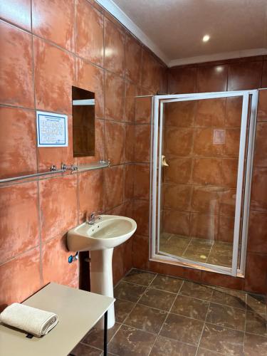 Ένα μπάνιο στο Mariental Hotel Cc