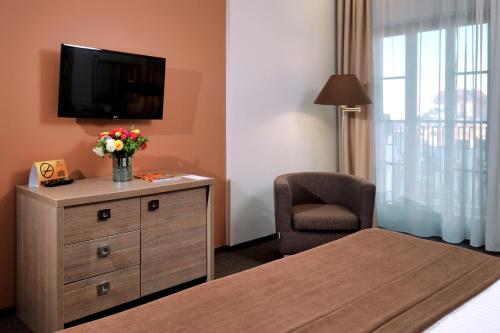 Rius Hotel Lviv — Photo of the whole room