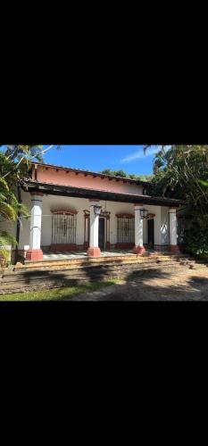 Oasis Colonial