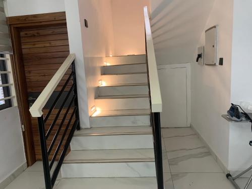 Foto de la galeria de Pearlmab villa a Tema