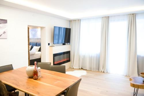 NĀVA PLACE Premium Alpine Apartment in Kaprun - Private Sauna, Peaceful Location, Near Glacier & WIFI