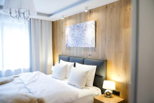 NĀVA PLACE Premium Alpine Apartment in Kaprun - Private Sauna, Peaceful Location, Near Glacier & WIFI