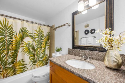 Et badeværelse på Maalaea Banyans 105