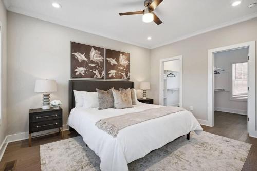 Postel nebo postele na pokoji v ubytování DCs best kept secret and built in 2022