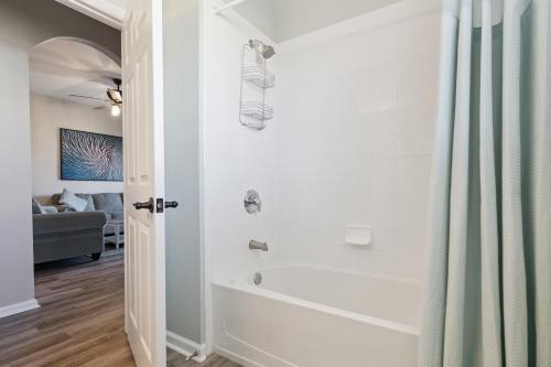 3BR Windsor Hills Condo Water Park and Skeeball Near Disney No Resort Fees photo 25
