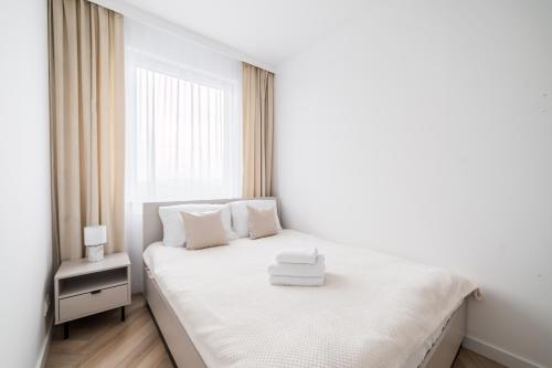Stacja Jeżyce Lavish Apartment by BookingHost