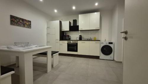 Køkken eller tekøkken på Gästehaus Hagen 6 Betten, Parkplatz, Küche, WLAN Easybooking24