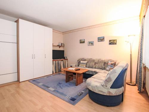 Et opholdsområde på Apartment Am Birkenhain-6 by Interhome