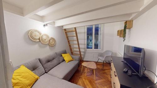 Charming beach apartement on Rue Frédéric Sauvage