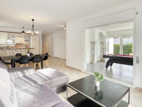 Holiday Home Montgri by Interhome