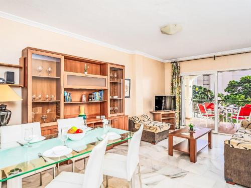 Et tv og/eller underholdning på Apartment Erisa II by Interhome