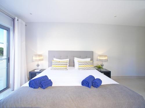 Apartment Pine Hills Esmeralda by Interhome