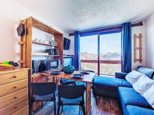 Studio Soyouz Vanguard-100 by Interhome