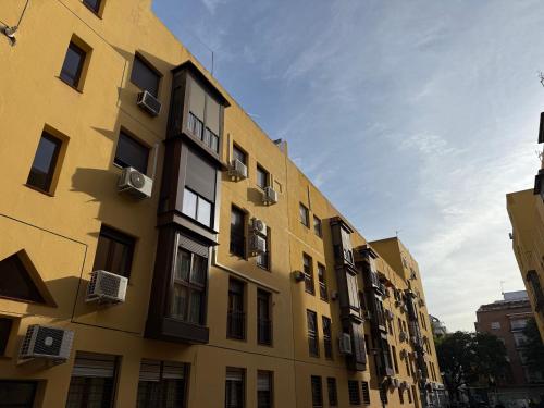 Apartamento en Luis Montoto, Nervión. Céntrico