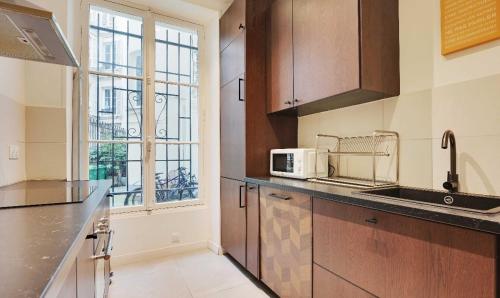 Magnifique Appartement - 3 BR-Arc de Triomphe