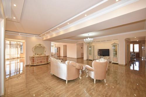 Northern Avenue, 4 bedrooms Grand & Luxe apartment T8