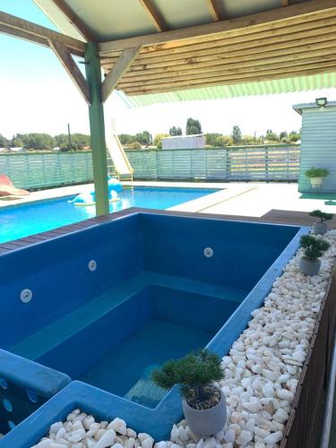 Bazén v ubytování Hermosa casa en Quillón nebo v jeho okolí