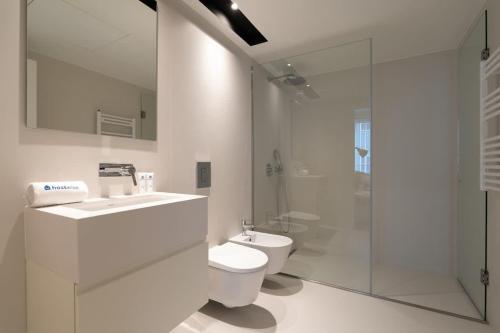 Stylish Formosa Studio by HostWise