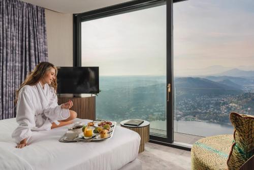 En generel udsigt til bjerge eller udsigt til bjerge taget fra hotellet