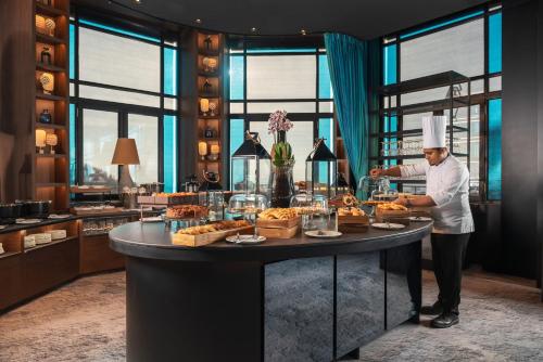 Mad på hotellet eller i nærheden