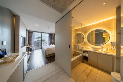 Koupelna v ubytování WorldHotels Long Beach Resort Phu Quoc