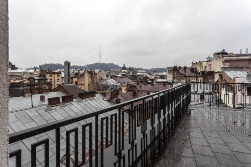 Rius Hotel Lviv — City view