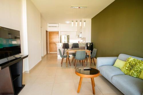 Foto dalla galleria di Cozy, elegant 2BR Via Montejo, steps to US Consulate a Xcumpich