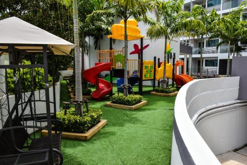 Vaikų žaidimų erdvė apgyvendinimo įstaigoje Laguna Beach Resort 1 Condominium