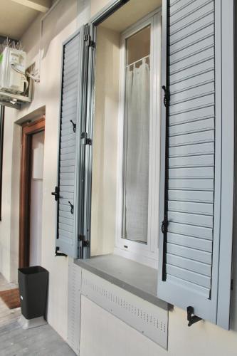 Cozy home among the liveliest street of Isola